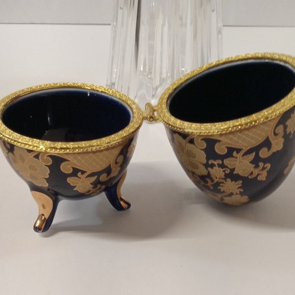 Cobalt Blue Gold Painted Egg Trinket Box Hinged Footed - Picture 7 of 10